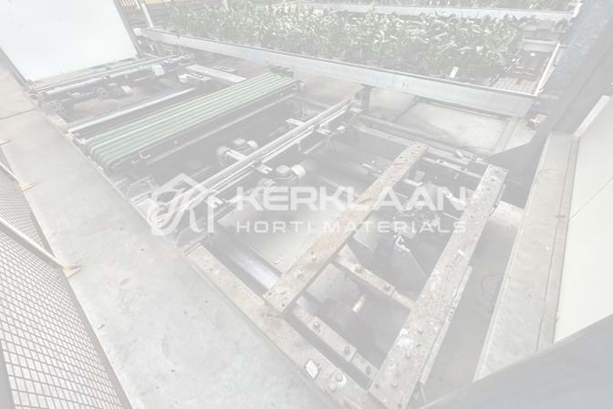 Automatic container transporter